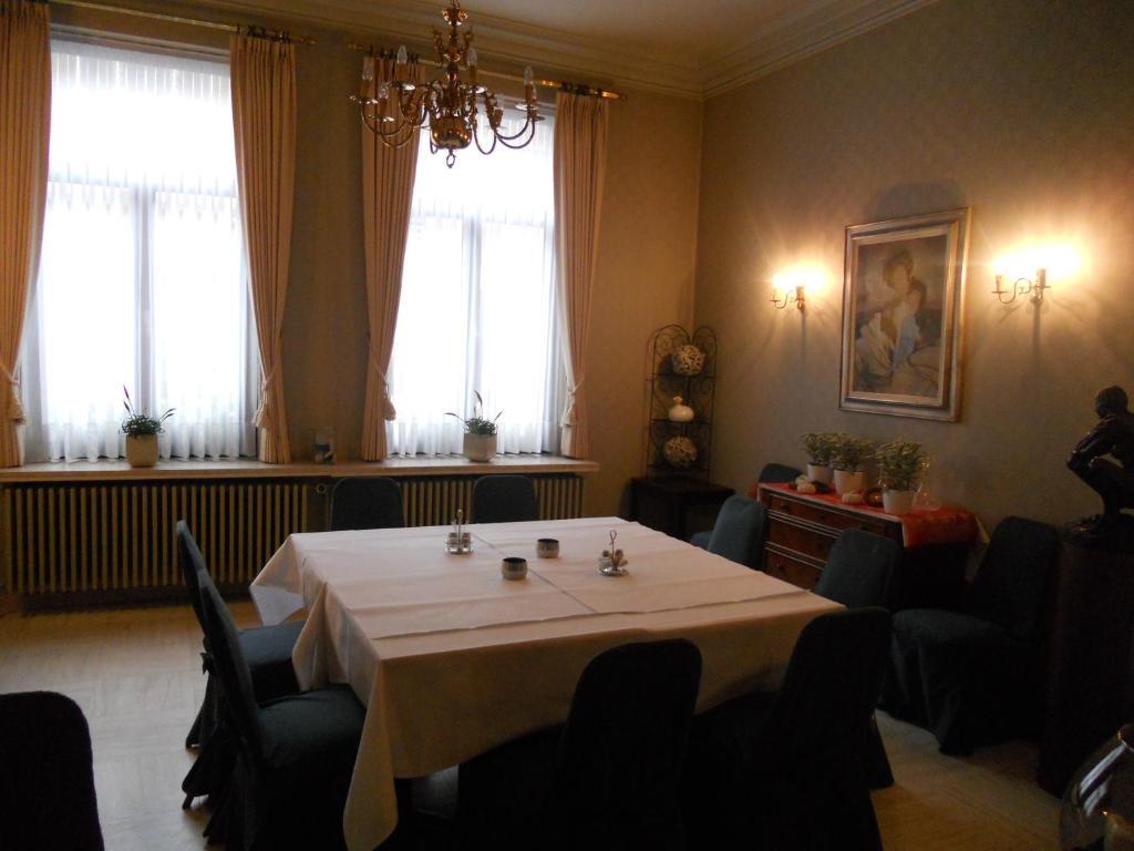 Hotel Ten Putte Gistel Buitenkant foto